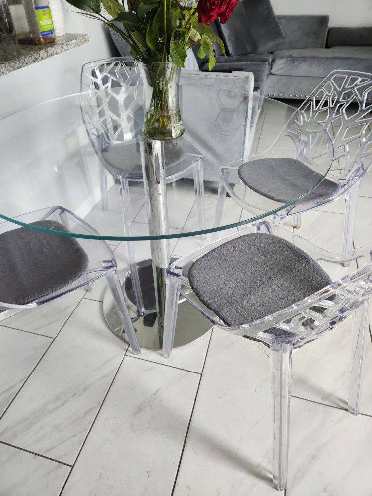 Italian Glass/ chrome Dining Set With 4 Chairs And Washable Cushions