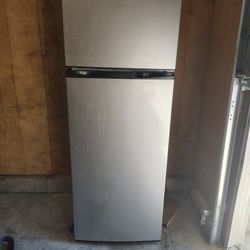Brand New Frigidaire 8cuft