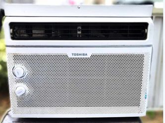 5000 BTU Toshiba Window Air Conditioning Unit