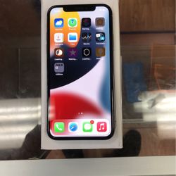 iPhone X Silver Factory Unlocked ! Now Accepting Financing !