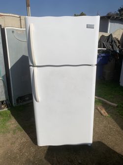 Small Frigidaire Refrigerator/White