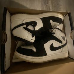 Jordan 1 Mid - Size 4.5