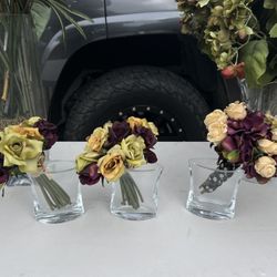 Decorative Small Glass Vase With Silk Flowers 