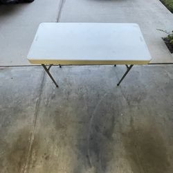 4FT X 2FT  LIFETIME FOLDING TABLE