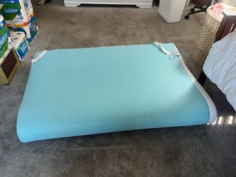 Queen Subrtex mattress topper