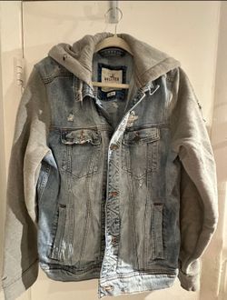 Hollister  Hooded Size L