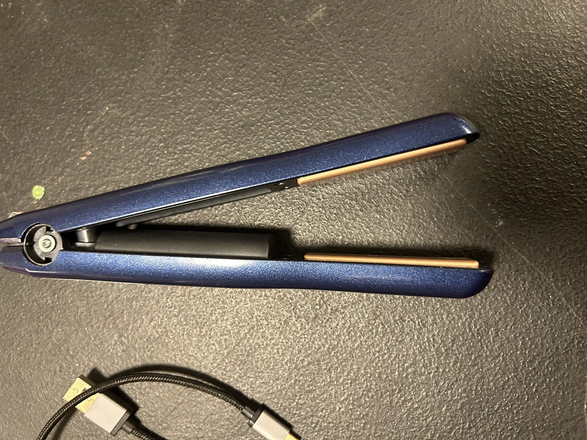 Conair Unbound Petite Cordless Flat Iron