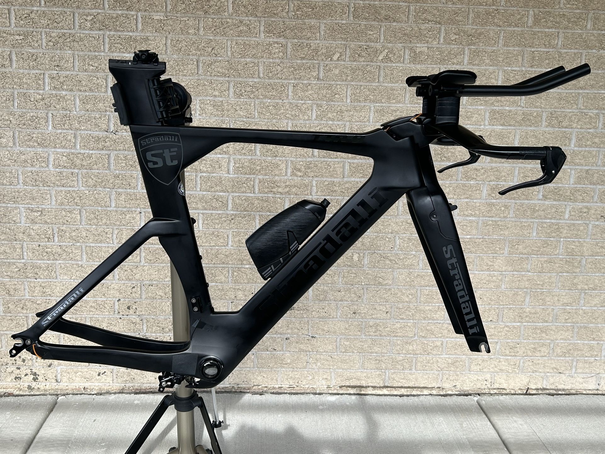 Stradalli TTR-8 TT/TRI Medium Frameset-Used-Very Good