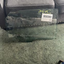 Right side Rear Window