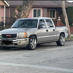 2005 GMC Sierra