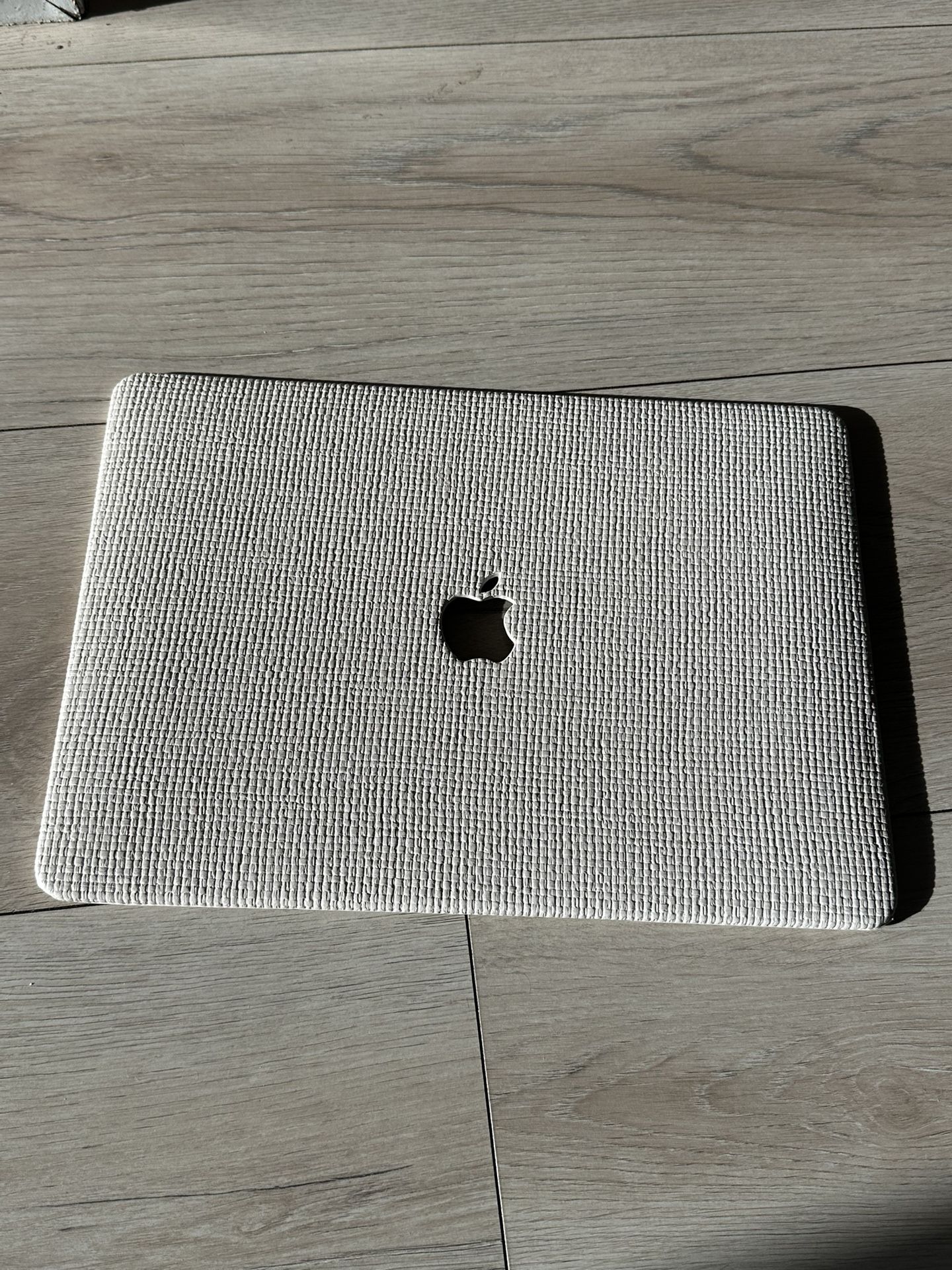 MacBook Air 13 Inch Case2022 2021 2020 2019 2018 Release A1932 A2179 M1 A2337 Touch ID,Woven Fabric Textured Elegant Leather Plastic Hard Shell Case 