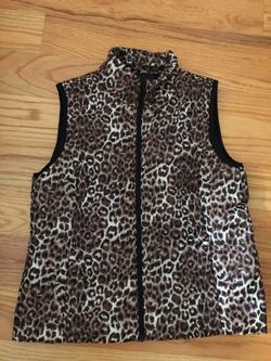 Women’s Vest Size PS NEVER WORN with carrying pouch