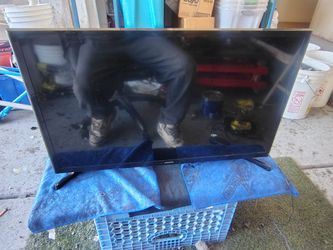 Used 32-in Samsung TV