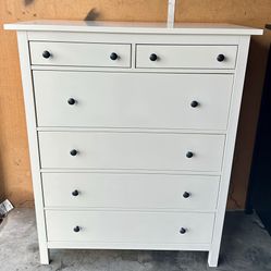 White IKEA Hemnes 6 Drawer Dresser