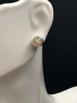 8983 Ethiopian Welo Opal solitaire stud earrings, Bezel. SM Round Cabochon Welo 1.5ct each 7x7x5mm Bright Round Cabochon welo Opal Earrings