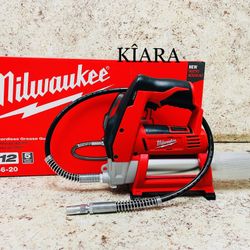 Milwaukee M12 Cordless Grease Gun (Tool Only)