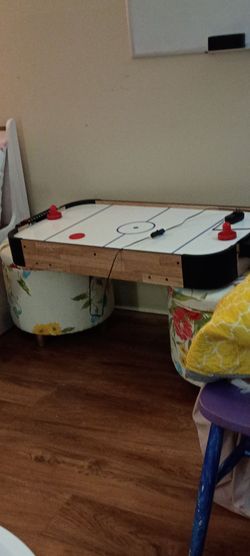 Tabletop air hockey