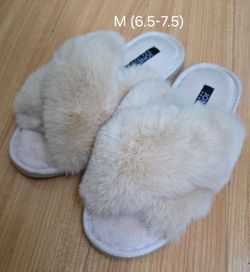 Jones New York faux-fur cross-band slippers (6.5-7.5)