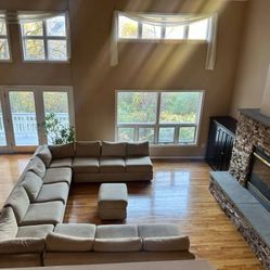 SEALY SECTIONAL COUCH 