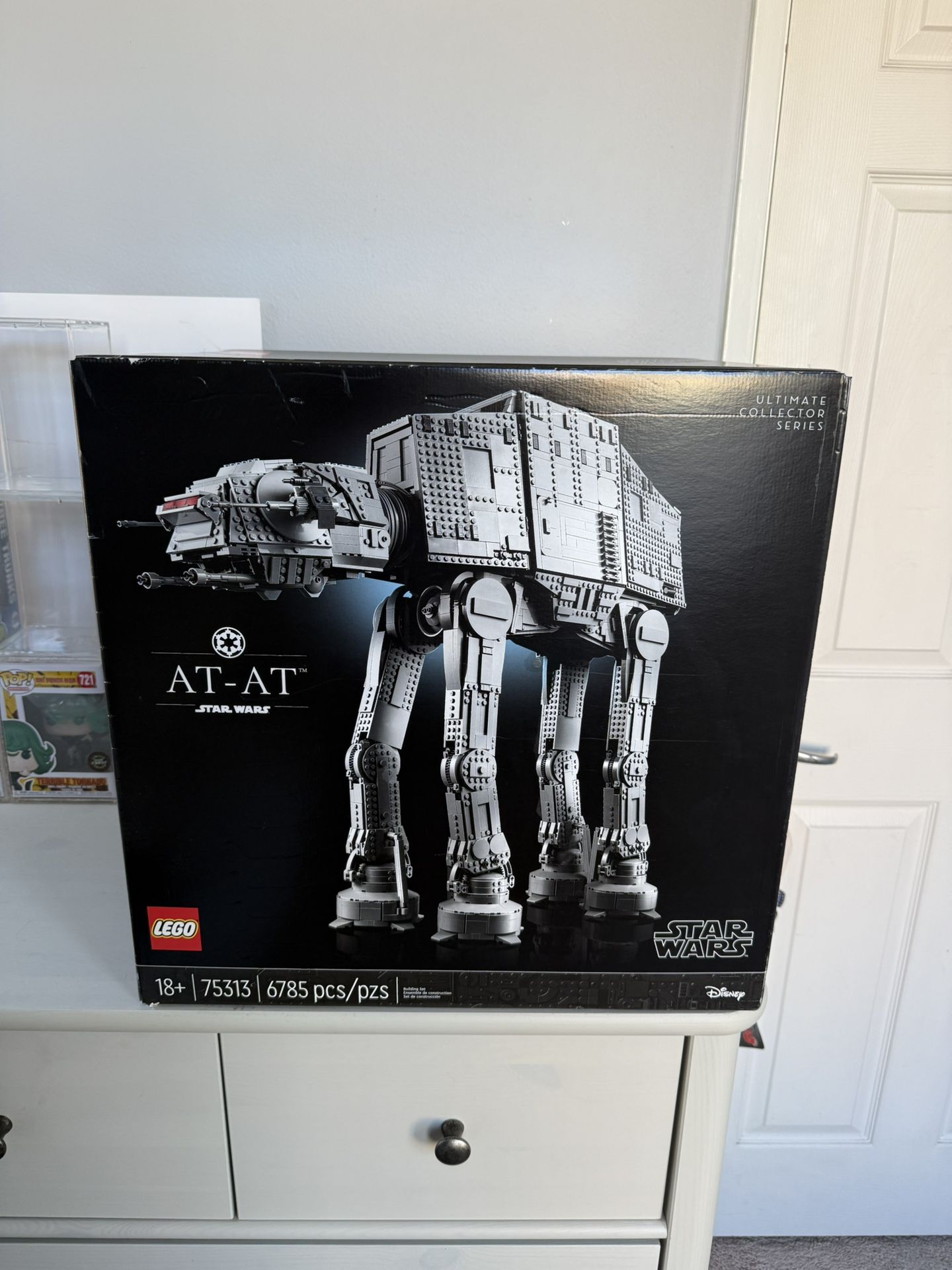 Lego Star Wars UCS AT-AT (Brenda New)