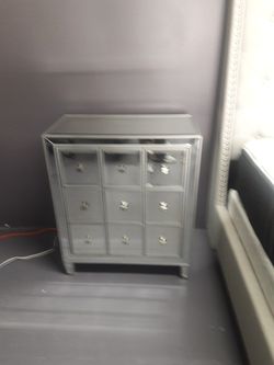 9 drawer mirrored accentcabinet/nightstand