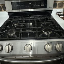 LG Gas range 5-burner With Double Oven And Convection Oven Bottom