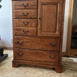 Gentlemen's Chest Of Drawers