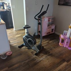 Gold's Gym Stationary Bike 