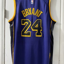 Lakers Kobe Bryant Jersey Size XL New With Tags 