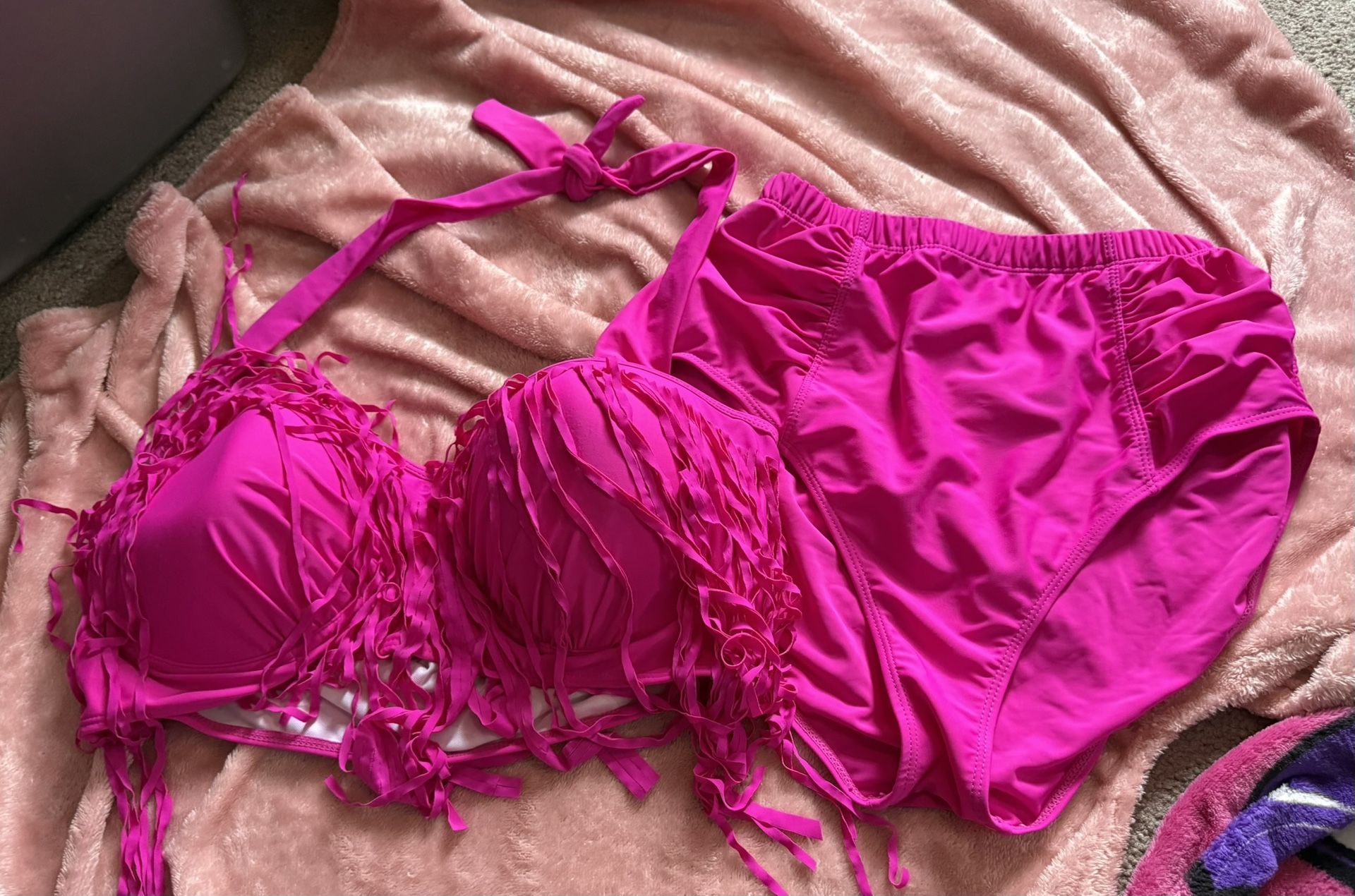 Women’s 3x Pink Fringe Bikini Set