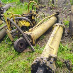 Hydraulic Cylinders & Pumps