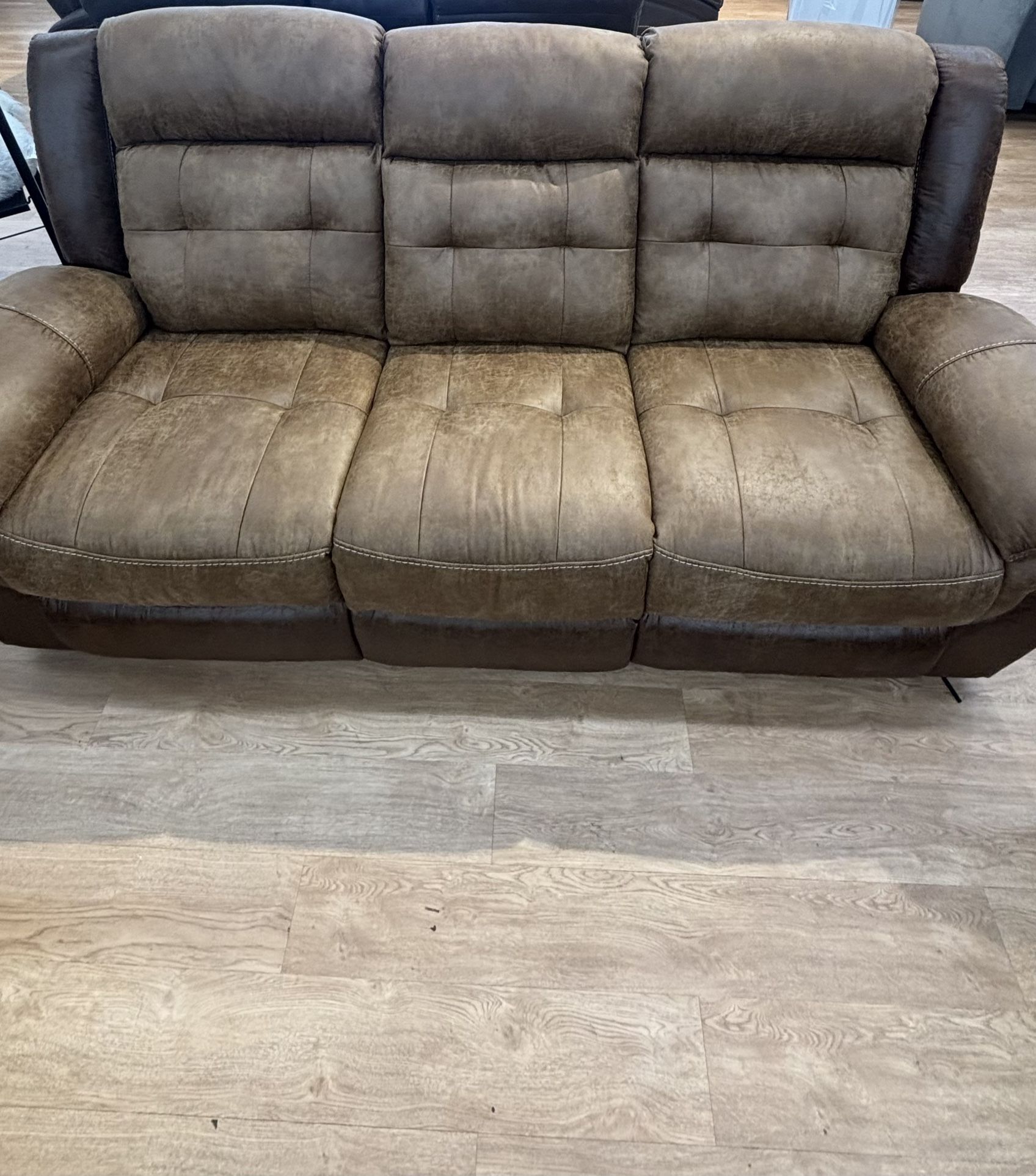 Reclining Console Loveseat