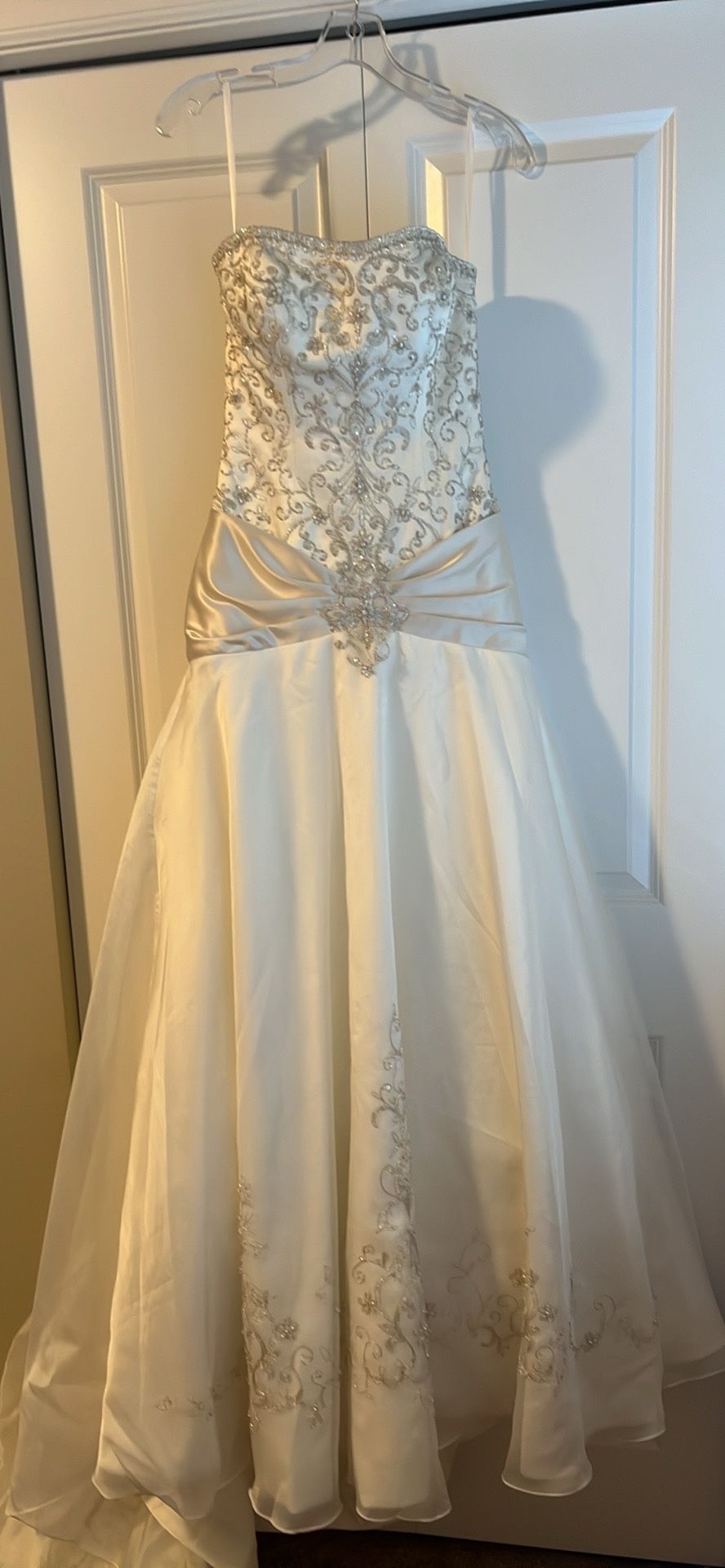 BNWT Wedding Dress. Size 6