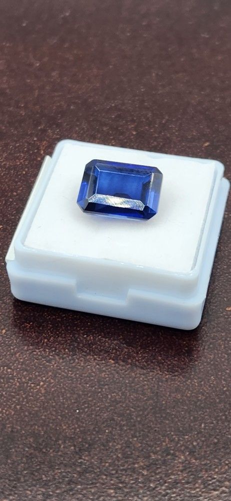 7.55 Cts Natural Blue Sapphire | Cut Loose Gemstone. Treatment: Heating. Certification Card Incl