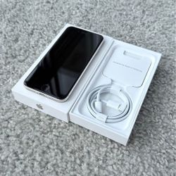 iPhone SE Starlight 64GB 3rd Generation