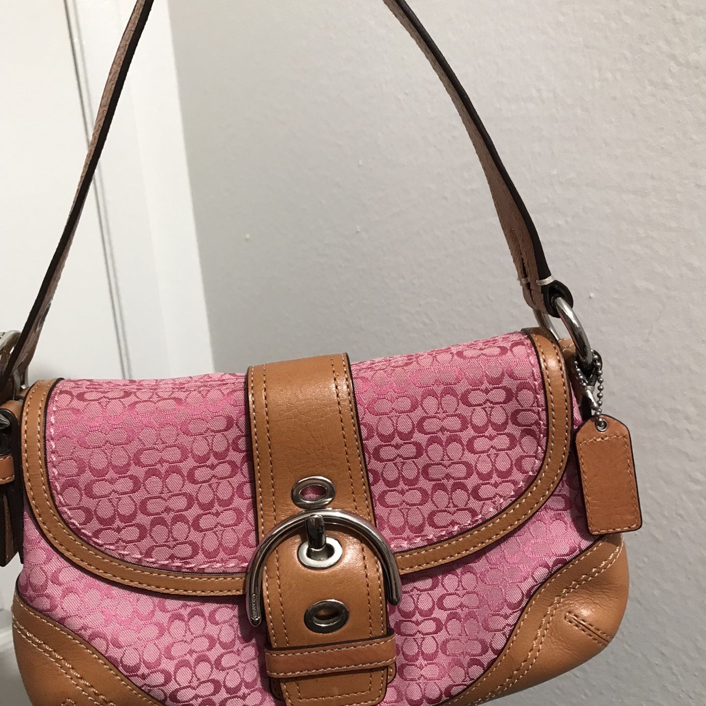 Pink Calessa Hand Bang. for Sale in Stockton, CA - OfferUp