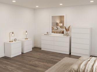 Dresser whit mirror, chest and 2 nightstands - Cรณmoda con espejo , Gavetero y 2 mesitas de noche