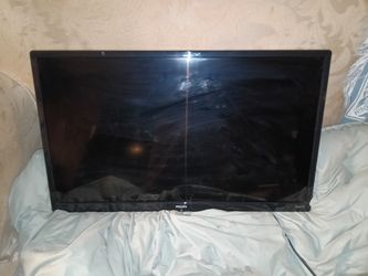 Philips 32" Roku smart TV with wall mount & remote