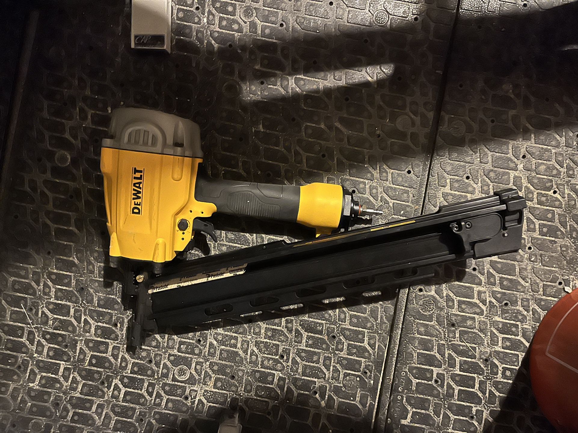 Dewalt