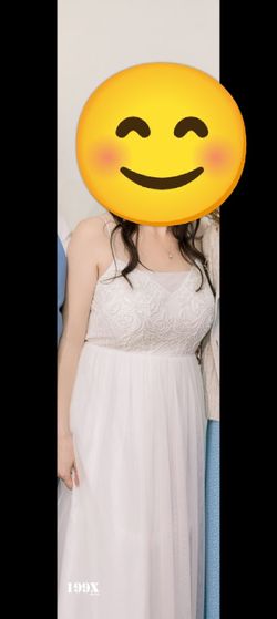 Adrianna Papell White bead embroidered dress Size 8 Ivory pleated floor length maxi

Condition is used in excellent condition

Don't miss this chance 