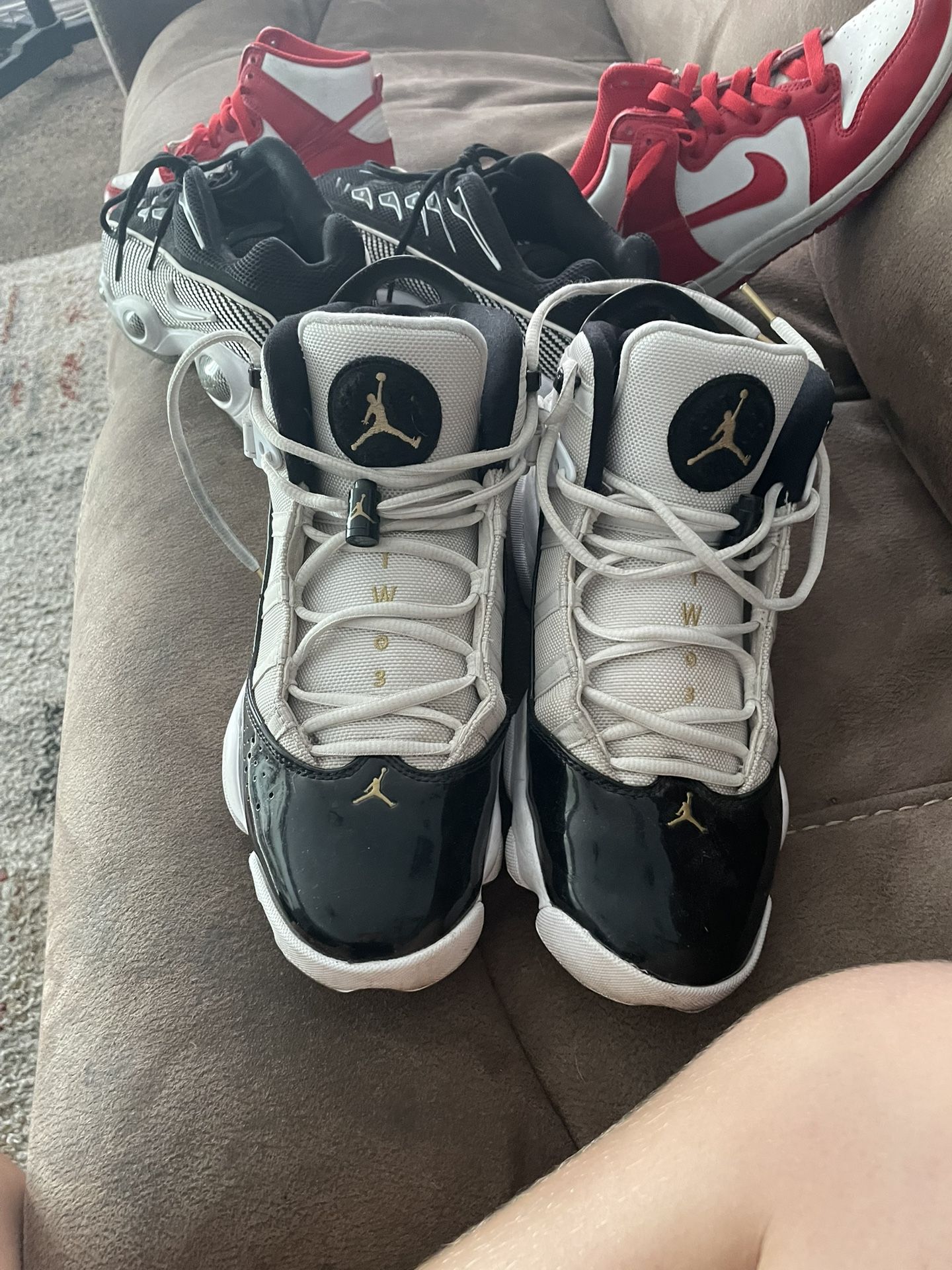Jordan 11’s Size 9.5 Us