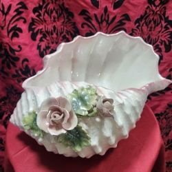 Capodimonte-type Porcelain Conch Shell  