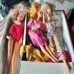 Barbie Fashion Doll Case W 3 Barbies