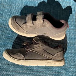 Boys Reebok sneakers, Size 8