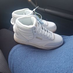 Women's  White Reebok High Tops Gum Bottoms Size 9 (BRAND NEW)