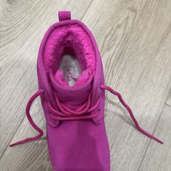 Size 5 In Men’s 7 In Women’s 