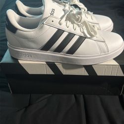 Adidas Size 10.5 MEN