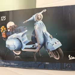 LEGO Icons Vespa 125 Model (RETURNING SOON)!