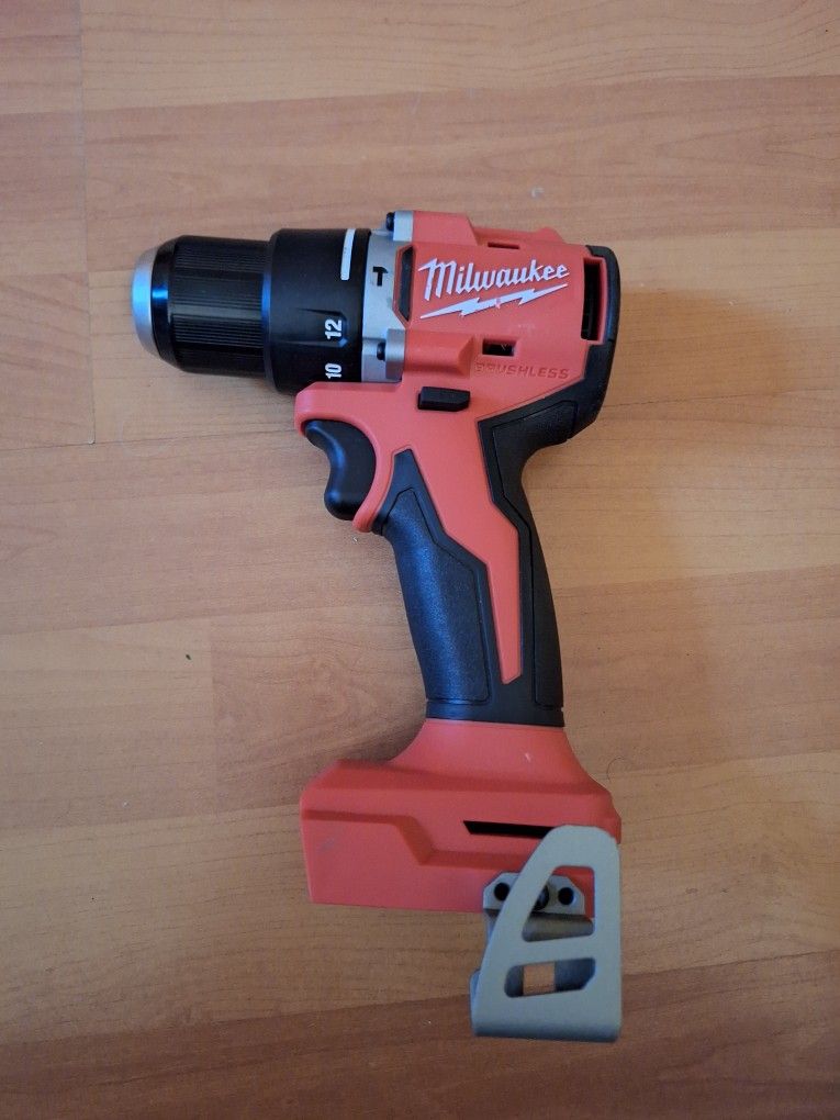 Milwaukee M18 Brushless Hammer Drill / Drill Driver