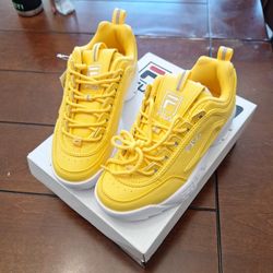 Women's Fila Disruptor II (Size 4)